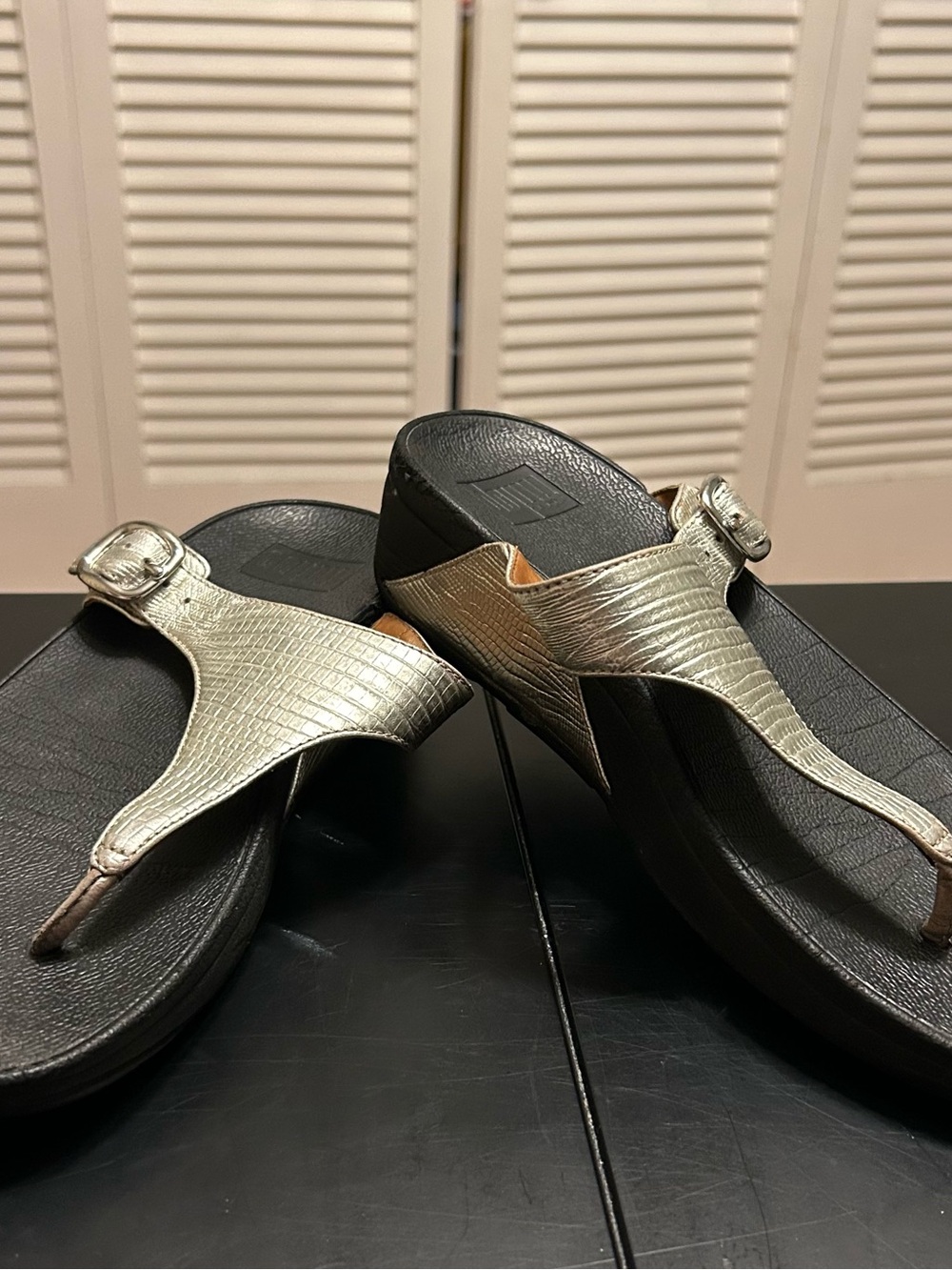 FitFlop Metallic Silver Wedge Thong Sandals